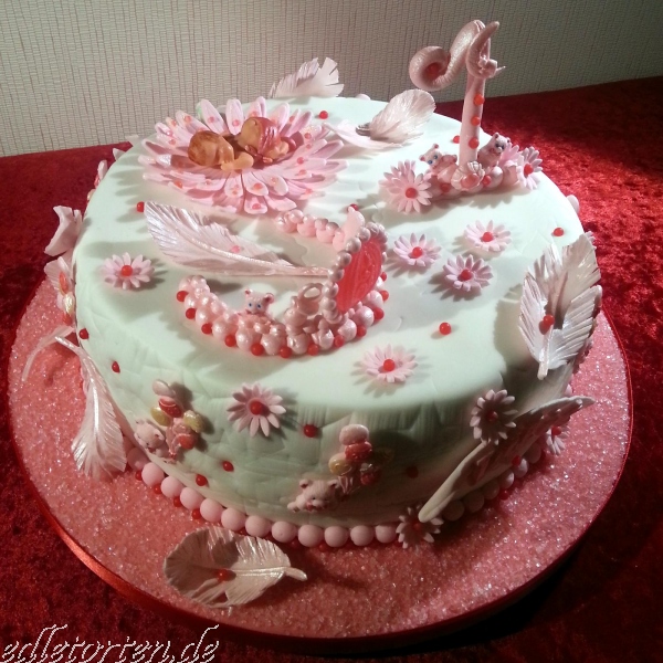 Flamingo Torte Mit Erdbeeren Zum Geburtstag