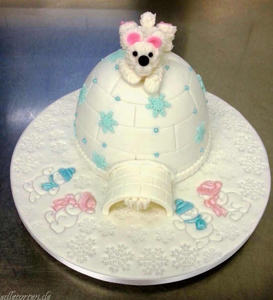 Geburtstagstorte-Iglu-mit-Eisbaer.jpg