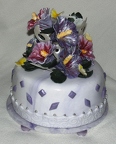 Hochzeitstorte Hibiskus lila-violett
